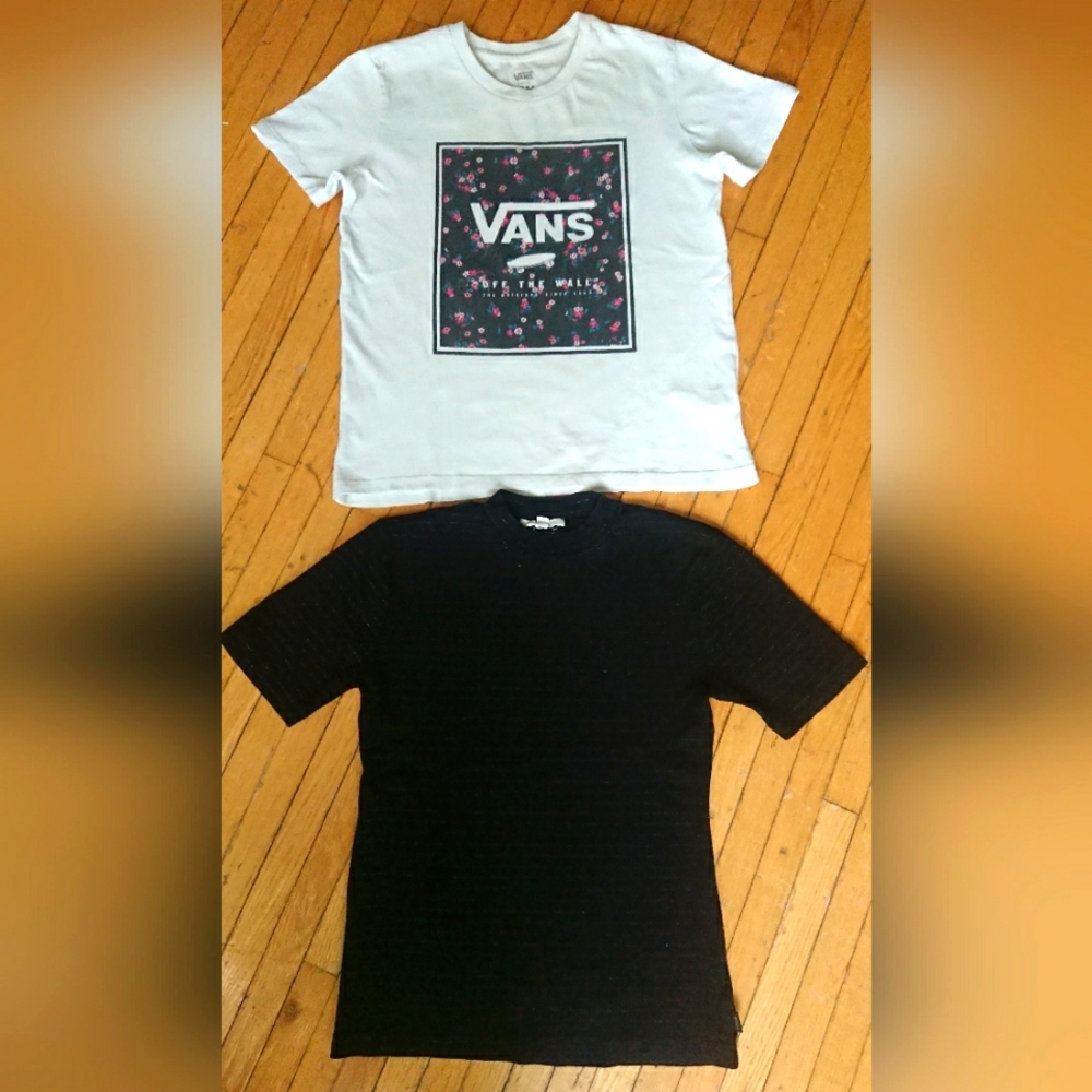 Vans White and Black T-Shirts, size XS-S